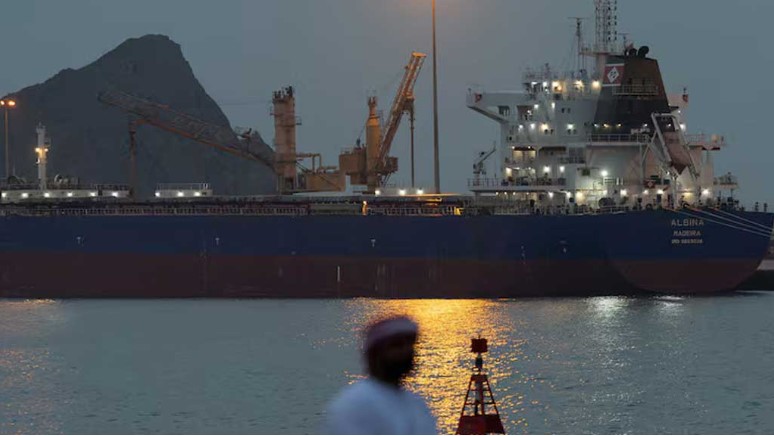 অবরোধ না তুললে হরমুজ প্রণালি বন্ধের হুঁশিয়ারি ইরানের